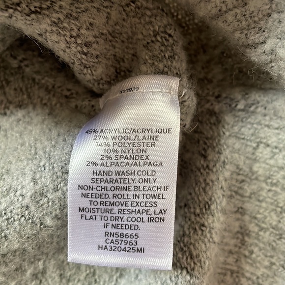 Alpaca turtleneck - Picture 6 of 6